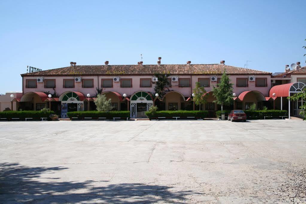El Pilar La Carlota Exterior foto